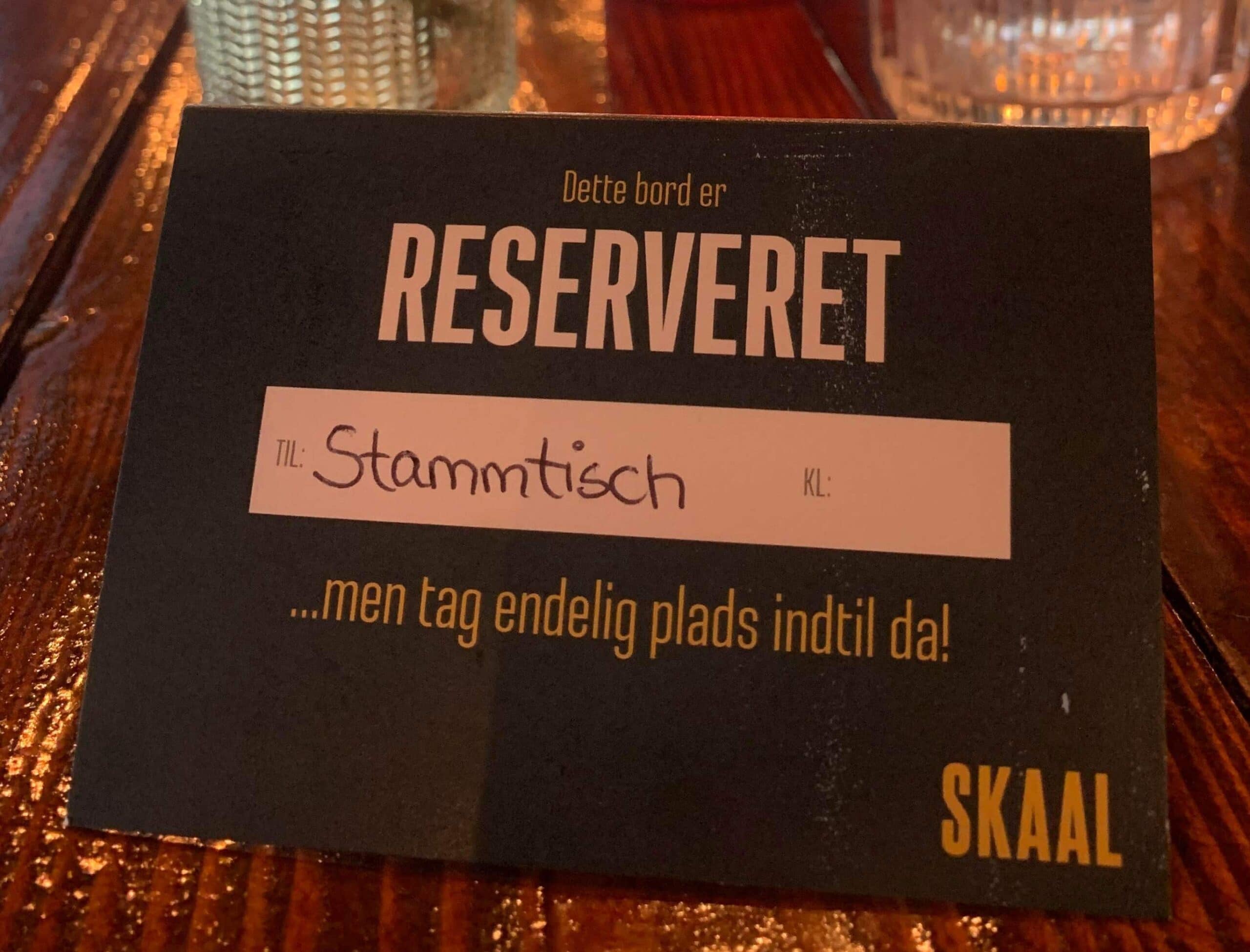 Reserveret bordskilt for Stammtisch i Sonderborg.