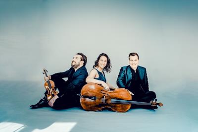 Musikere med instrumenter til Trio Bohémo koncert i Sonderborg.